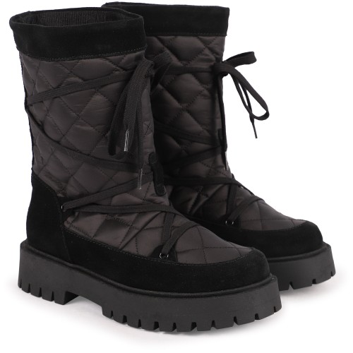 Lace-Up Design Quilted Platform Boots in Black